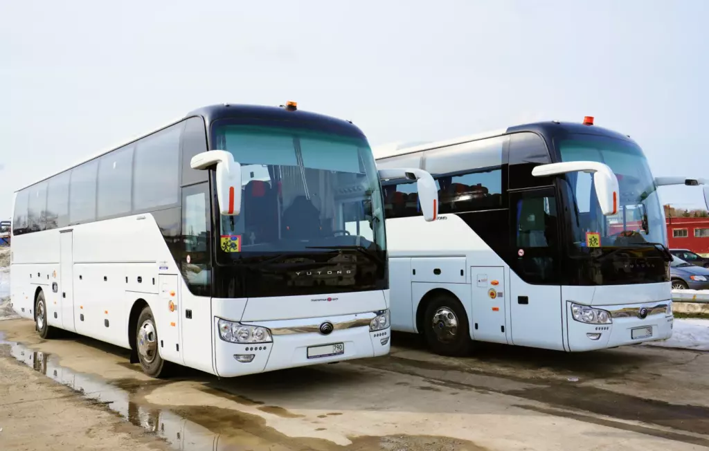 arenda-avtobusa-vid-sboku Аренда автобуса вид сбоку
